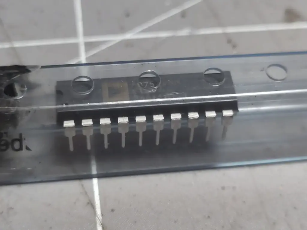 AD7545KN IC DAC 12BIT A-OUT 20DIP Analog Devices